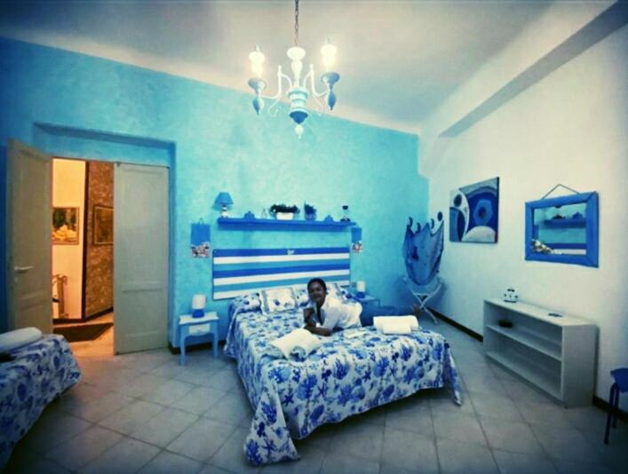La Maison Des Caprices_ La Spezia _Stazione_5Terre ภายนอก รูปภาพ